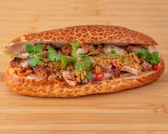 ROAST CRISPY PORK BANH MI